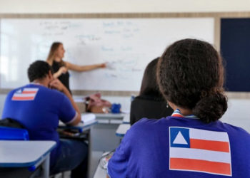 Concurso: Governo da BA abre vagas para 1.806 professores e 307 coordenadores pedagógicos
