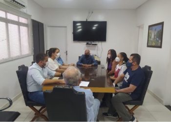 Reivindicação por transporte: Luiz de Deus recebe estudantes de Paulo Afonso que cursam na UFAL