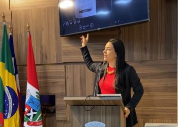 Evinha denuncia prefeitura e diz há diferenças entre valores no desconto do INSS “o que estão fazendo com o dinheiro do servidor?