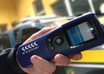 Mulher é presa após ser flagrada transitando embriagada na BR 110 em Paulo Afonso (BA)