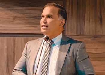 Marconi denuncia descaso em cartões postais de Paulo Afonso