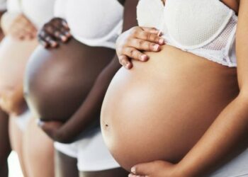 Mais de 1,5 mil adolescentes com menos de 14 anos se tornaram mães na Bahia em 2021