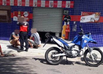 Homem é baleado e entra em mercadinho para não ser morto em Paulo Afonso