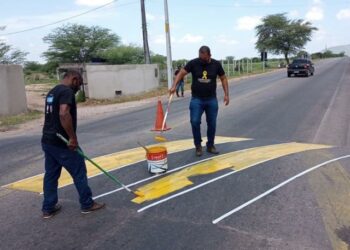 Prefeitura revitaliza diversos pontos de sinalização de trânsito na cidade