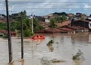 Sobe para 84 número de mortes confirmadas em Pernambuco e 56 pessoas seguem desaparecidas, diz governador