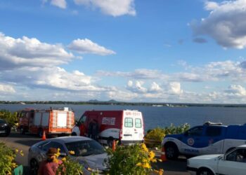 Bombeiros fazem buscas por mulher que desapareceu no Rio São Francisco, em Paulo Afonso (BA)