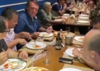No Nordeste, chef é obrigado a provar pizza antes de Bolsonaro comer, diz Metrópoles
