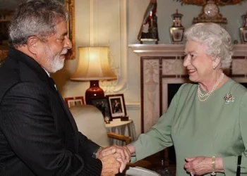 CRÔNICA – De Elezabeth II e Lula I – precisamos de um rei (Francisco Nery Júnior)