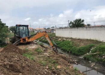 Prefeitura de Paulo Afonso inicia obra do canal emissário próximo ao Amanda Moraes, no Moxotó