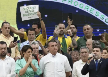 PL oficializa candidatura de Bolsonaro à reeleição; Braga Netto é vice na chapa