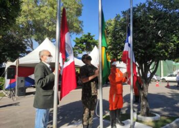 Hasteamento de bandeiras marca início da programação dos 64 anos de Paulo Afonso