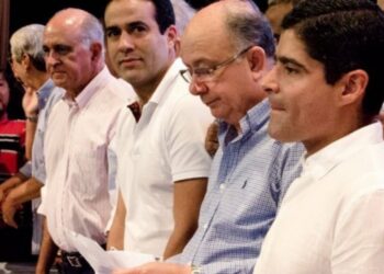 Bruno Reis confirma que Zé Ronaldo permanece no grupo e ironiza adversários