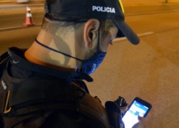 PRF flagra motorista dirigindo com CNH suspensa em Ribeira do Pombal (BA)