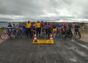 Alunos participam de passeio, celebram Dia do Ciclista e equipe de Educação no Trânsito passa orientações