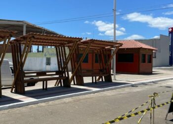 Parada de ônibus localizada em frente ao Obelisco, no BTN, está em finalização