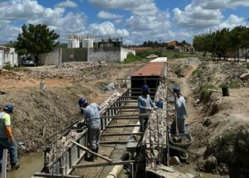 Construção do canal emissário do Amanda Moraes segue e vai transformar a realidade dos moradores