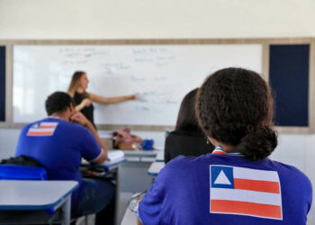 Governo da Bahia divulga lista de professores que vão receber pagamento de precatório do Fundef até final de setembro