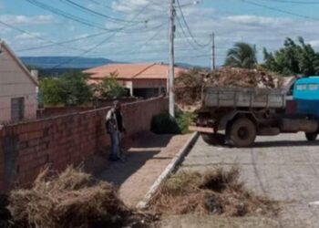 Glória-BA – Prefeitura realiza mutirão de capinação e limpeza nos cemitérios públicos