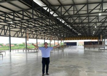 Vereador Valmir Rocha fiscaliza iluminação pública nos bairros, no Ceasa e Mercado Municipal