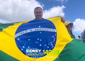 Candidato a deputado estadual Sidney Carvalho faz campanha com apoiadores em Paulo Afonso-BA