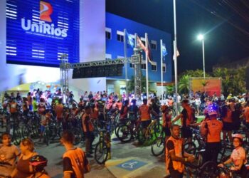 2º Vem de Bike reuniu centenas de pessoas e arrecadou mais uma tonelada de alimentos