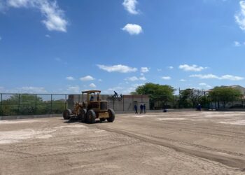 Jardim Aeroporto e Bairro Rodoviário ganham campos de futebol com grama sintética e vestiários