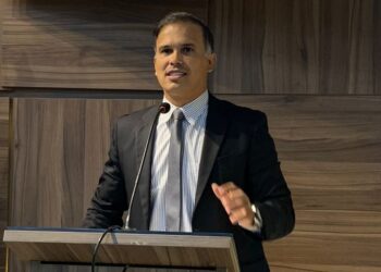 Marconi agradece votos em campanha e se posiciona contra projeto que prevê cobrança de taxa de energia solar