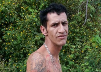 Criminoso de Paulo Afonso (BA) reage a abordagem, troca tiros com policiais e acaba morto em Delmiro Gouveia (AL)