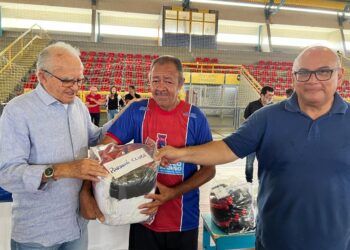Prefeitura realiza entrega de uniformes para as equipes participantes do Campeonato da Área Rural