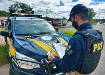 Motorista de caminhão é autuado pelo porte de 19 comprimidos de rebite em Ribeira do Pombal (BA)