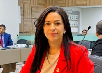 “A licitação de 1 milhão para o Natal deveria ter sido adiantada”, afirma Evinha