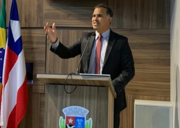 “A educação de Paulo Afonso está sofrendo um golpe orçamentário. Cadê os R$ 1,8 milhões?”, questiona Marconi