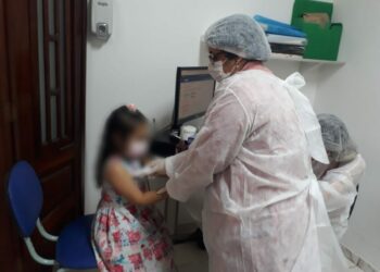 Devido à baixa de doses, vacina contra Covid-19 para crianças de 3 e 4 anos deve ser agendada