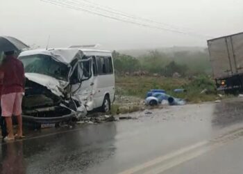Motorista de Van morre vítima de acidente entre Olho D’água do Casado e Delmiro Gouveia