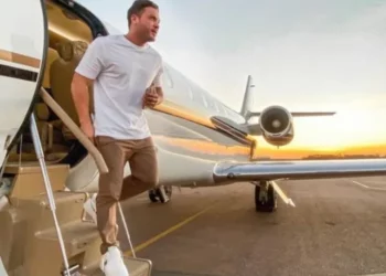 Justiça apreende jatinho de R$ 37 milhões de Wesley Safadão em ação contra pirâmide; cantor se diz vítima