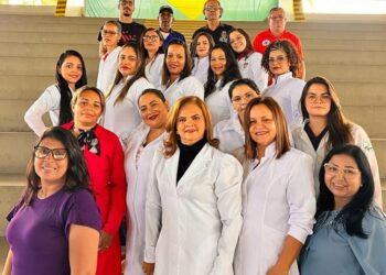 Vacinadoras recebem Moção de Aplausos por trabalho na imunização contra a Covid-19