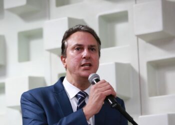 Piso nacional dos professores tem reajuste de 15% e sobe para R$ 4.420,55