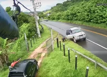 VÍDEO: PM reage a tentativa de assalto e atinge um criminoso na Bahia; bandidos foram presos