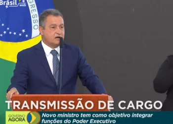Novo ministro da Casa Civil, Rui Costa cita ‘caos’ e período de ‘paralisia’ do país em posse