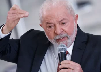 Governo Lula exonera 26 superintendentes da PRF e dispensa 18 diretores da Polícia Federal