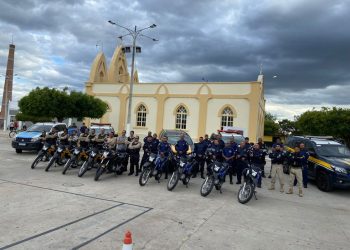Integração: PRF realiza ambientação sobre técnicas de motopoliciamento com agentes da GCM e SMTT de Delmiro Gouveia