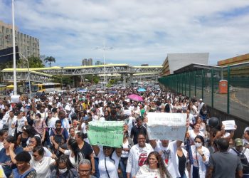 Profissionais da enfermagem farão manifestação para cobrar piso salarial na próxima terça-feira (14)