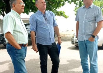 Vereador Gilmário Marinho, Embasa e Prefeitura se reúnem, e definem como será a implantação do saneamento básico da Prainha do Candeeiro e áreas adjacentes