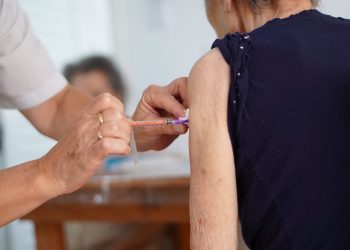 Paulo Afonso inicia aplicação da vacina bivalente contra a Covid-19