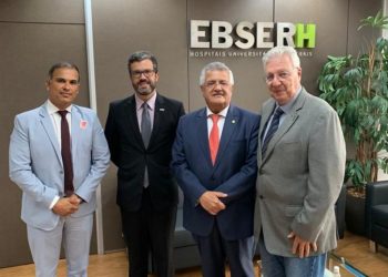 Em Brasília, Marconi discute possível tratativa sobre federalização do HNAS com a EBSERH