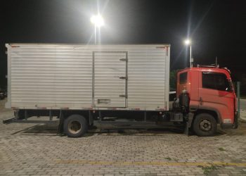 PRF-BA apreende 6 toneladas de linguiça por sonegação fiscal em Paulo Afonso