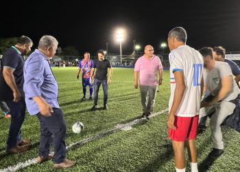 (FOTOS E VÍDEOS) Prefeito Marcondes e Mário Júnior entregam campo de futebol do Jardim Aeroporto