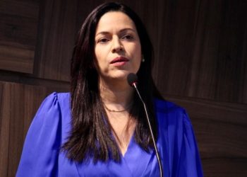 “Parece que passamos o semestre inteiro sem prefeito”, avalia Evinha