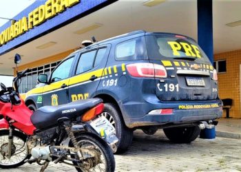Em Paulo Afonso (BA), PRF recupera moto furtada em Piranhas (AL) no ano de 2015