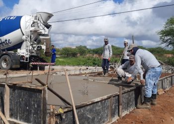 Obra do canal emissário do Amanda Moraes está em fase de finalização com a construção de pontilhão
